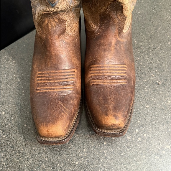 Ariat Distressed Brown Leather Western Cowboy Boots size 9.5D Mens. - Picture 6 of 8